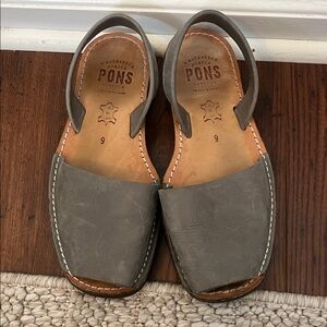 Pons Sandals women’s size 9 in great shape!